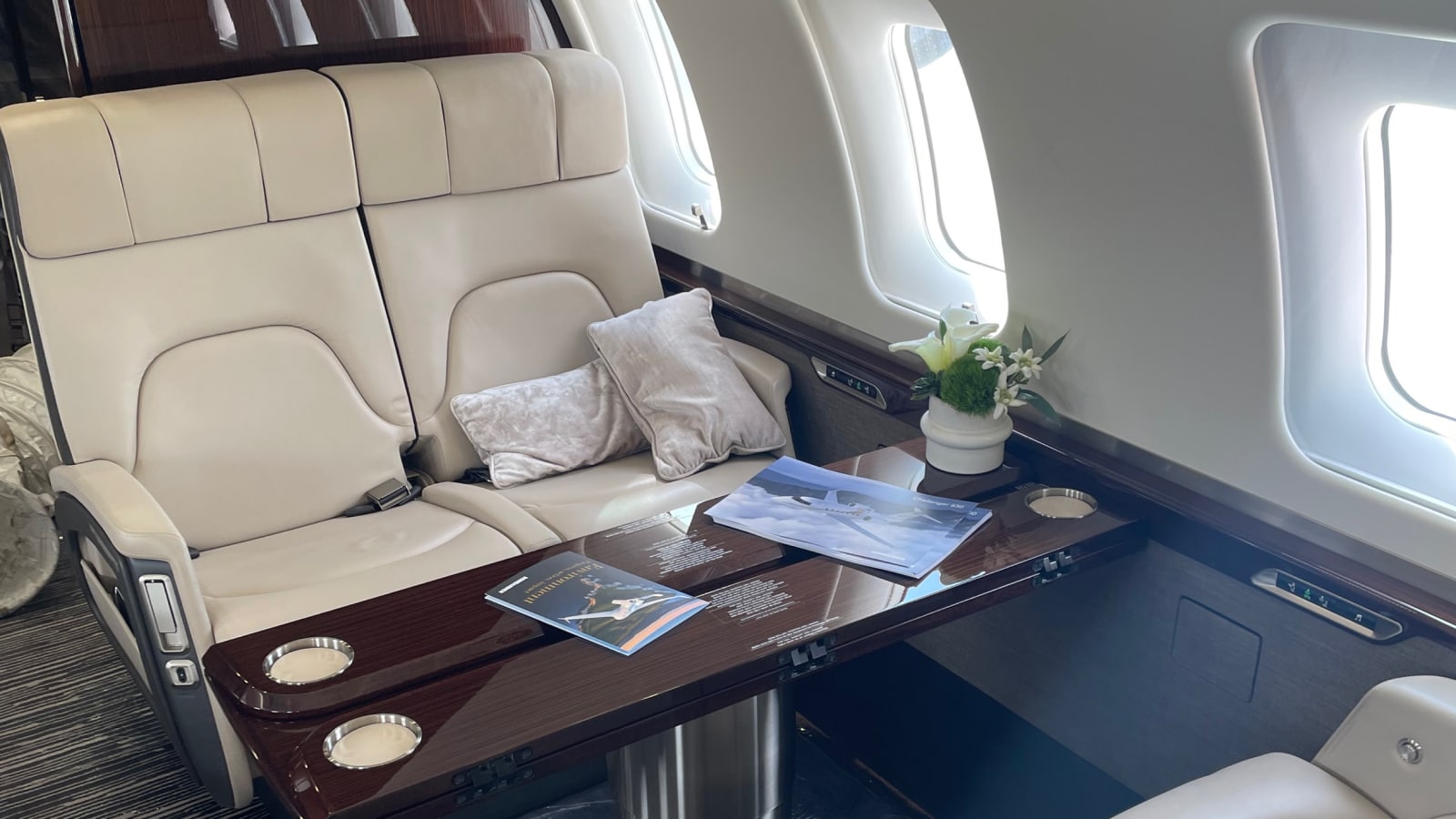 Bombardier Challenger 350 Interior