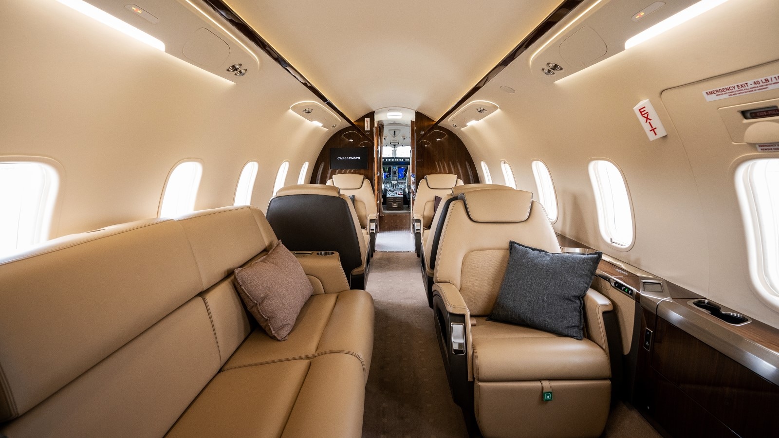 Bombardier Challenger 350 Interior