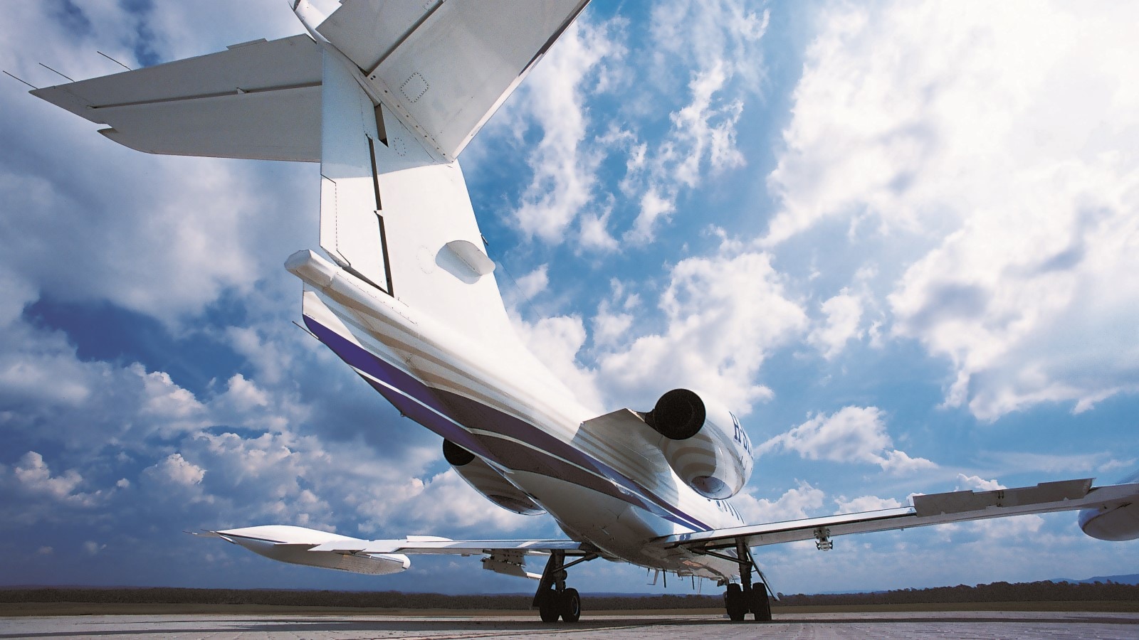 Bombardier Learjet 35 Exterior