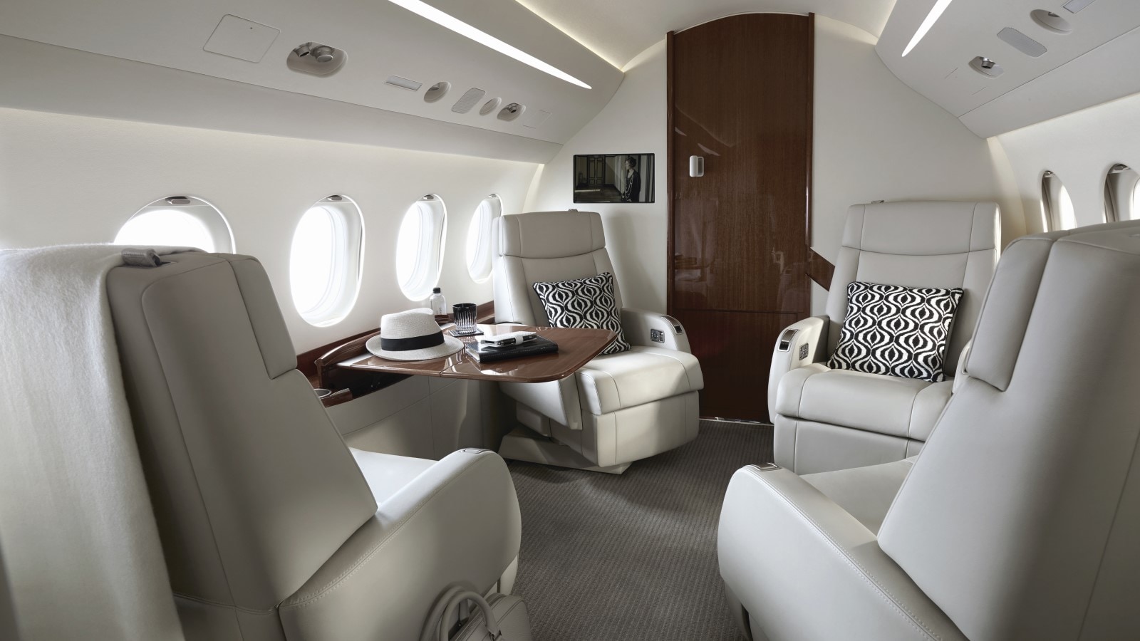 Dassault Falcon 2000S Interior