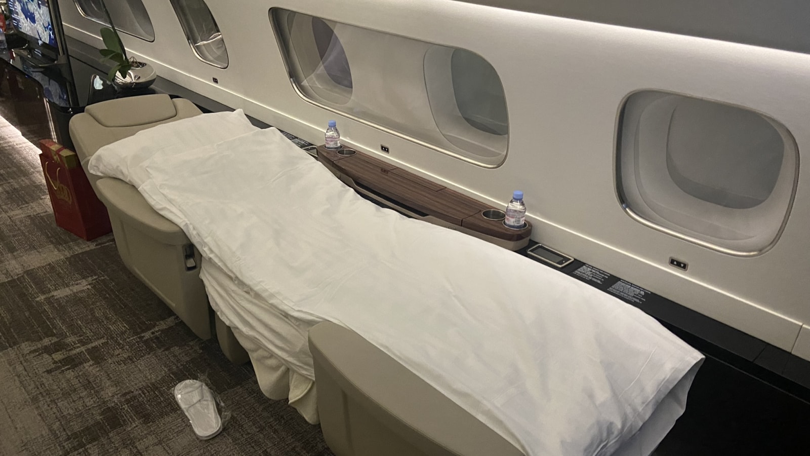 Embraer Lineage 1000 Interior