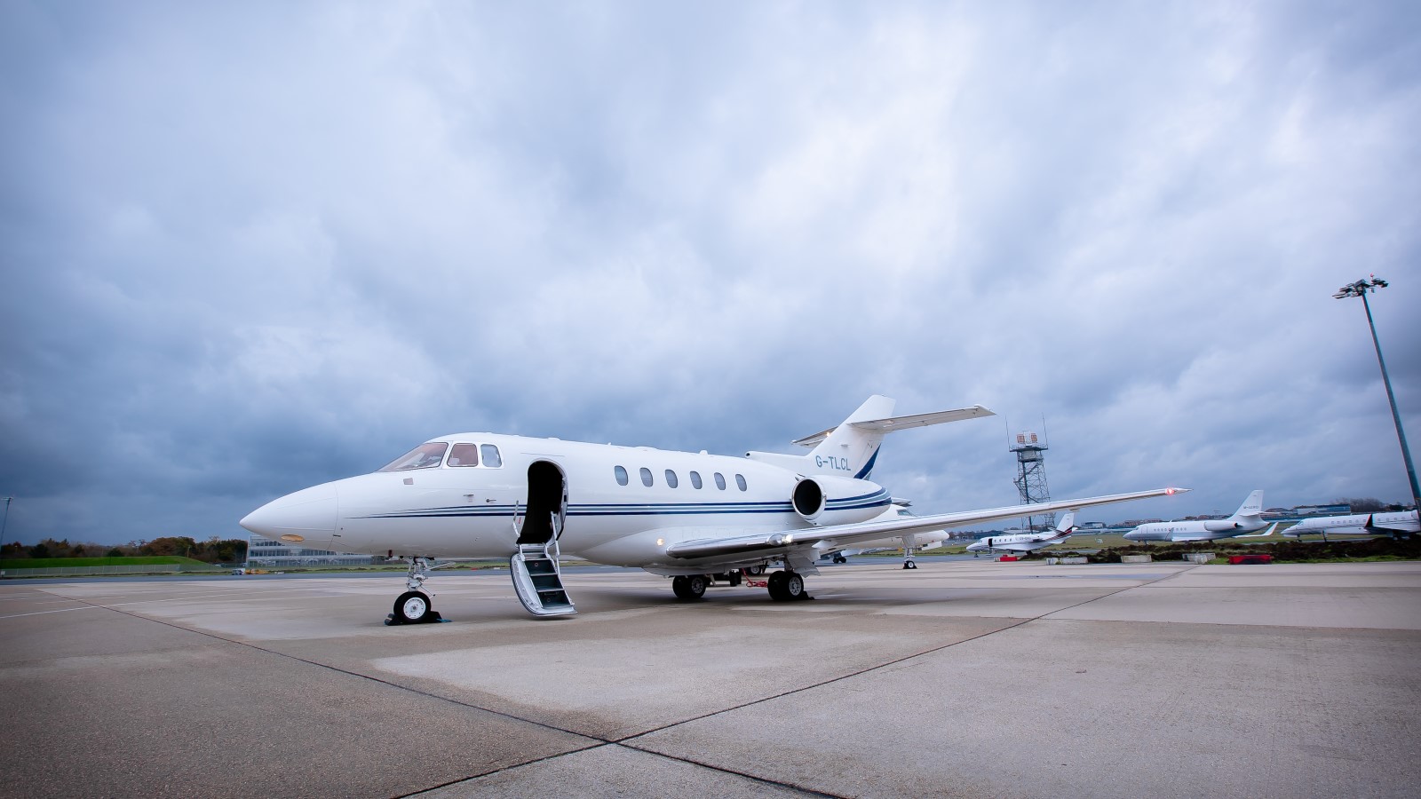 Hawker Beechcraft 800XPI Exterior